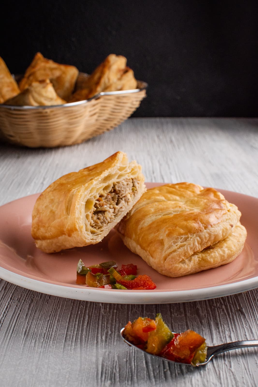 Hojaldre de pollo con verduras